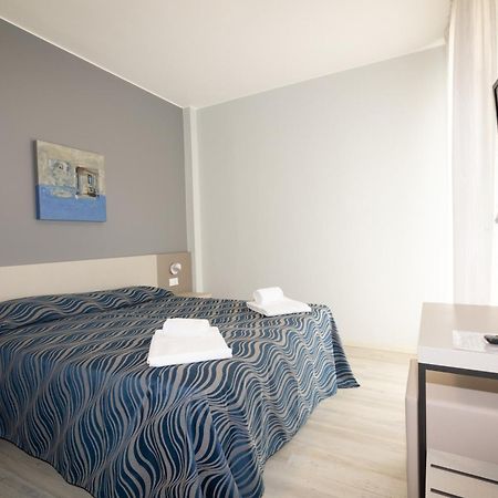 Hotel Nember Lido di Jesolo Exteriör bild