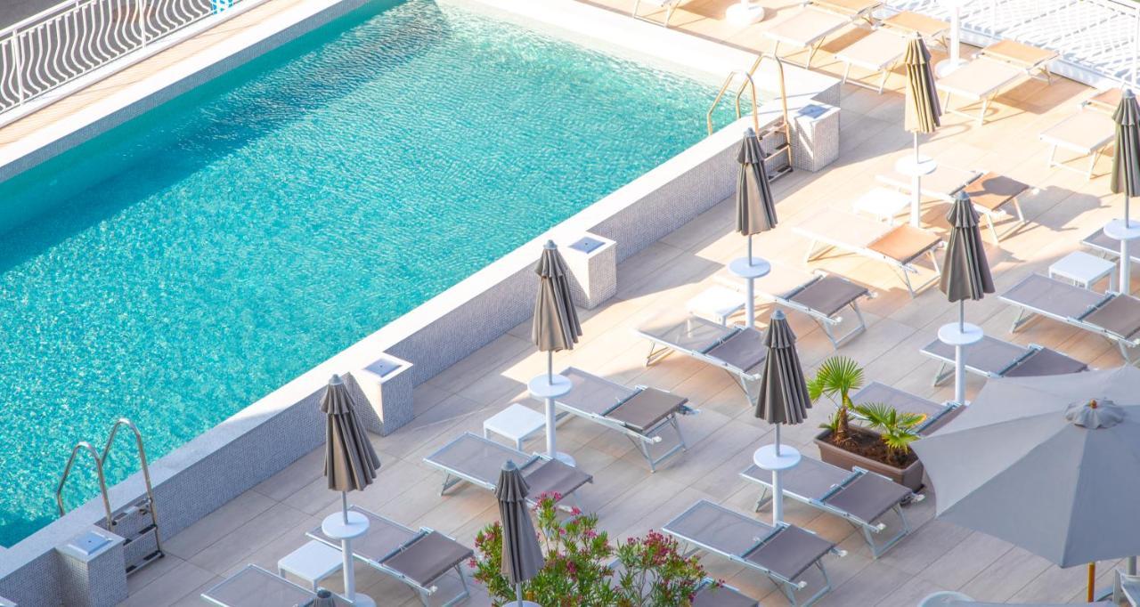 Hotel Nember Lido di Jesolo Exteriör bild
