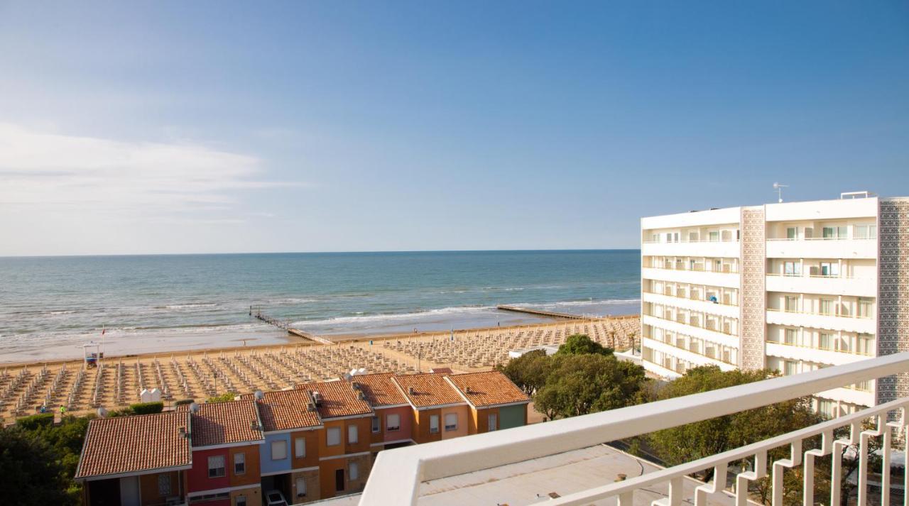 Hotel Nember Lido di Jesolo Exteriör bild