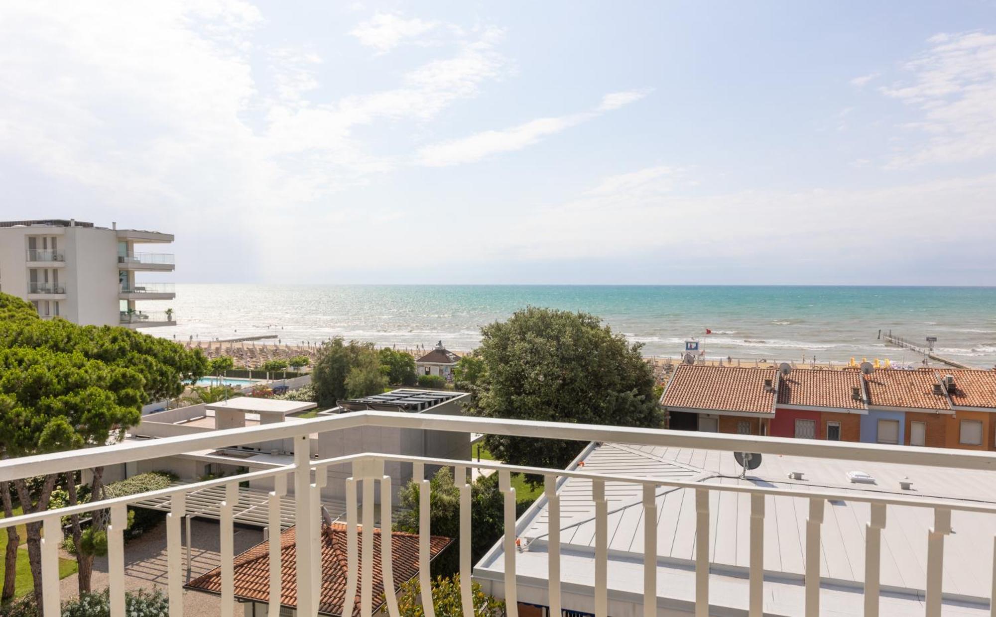 Hotel Nember Lido di Jesolo Exteriör bild