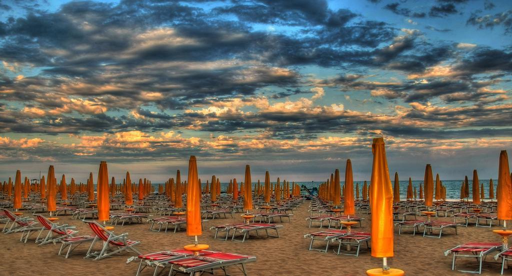 Hotel Nember Lido di Jesolo Exteriör bild